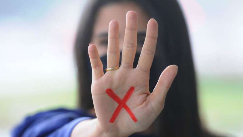 Segurança Eletrônica no combate à violência contra a mulher Um levantamento feito pelo Fórum Brasileiro de Segurança Pública, apresenta que cerca de 35 mulheres por minuto são vítimas de alguma agressão. Este dado assustador ilustra um compromisso que as empresas de sistemas eletrônicos de segurança devem responder: combater a violência contra a mulher..